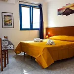 Ξενοδοχείο με διαμερίσματα Baia Di Naxos