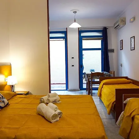 Baia Di Naxos 3*