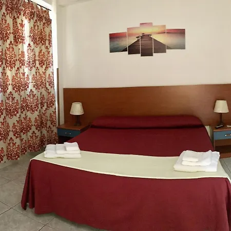 Baia Di Naxos Apartmanhotel 3*