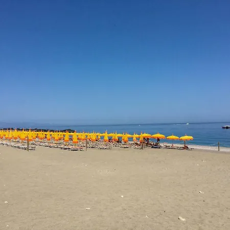 Baia Di Naxos شقة فندقية جيارديني ناكسوس